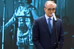 Polad Bülbüloğlu “Əhsən”də!