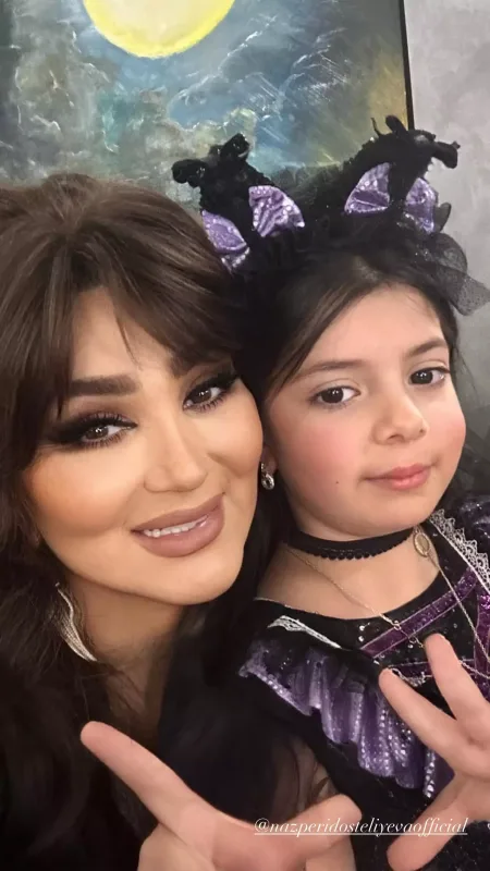 Nazpəri qız nəvəsinə doğum günü keçirdi