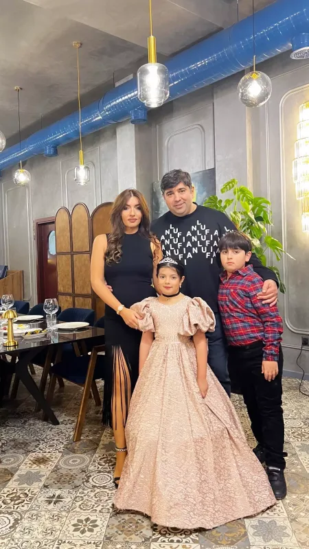 Nazpəri qız nəvəsinə doğum günü keçirdi