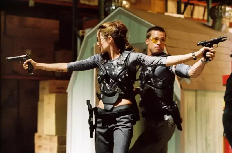 Bred Ancelina ilə filmə çəkilmək təklifinə cavab verdi