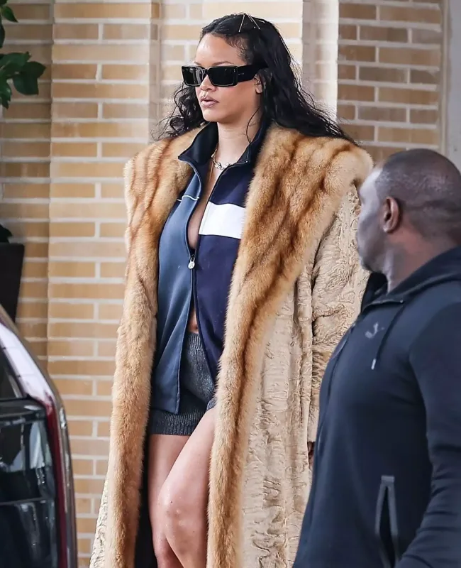 Rihanna sevgilisi ilə alış-verişdə