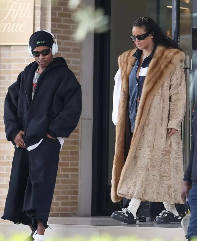 Rihanna sevgilisi ilə alış-verişdə