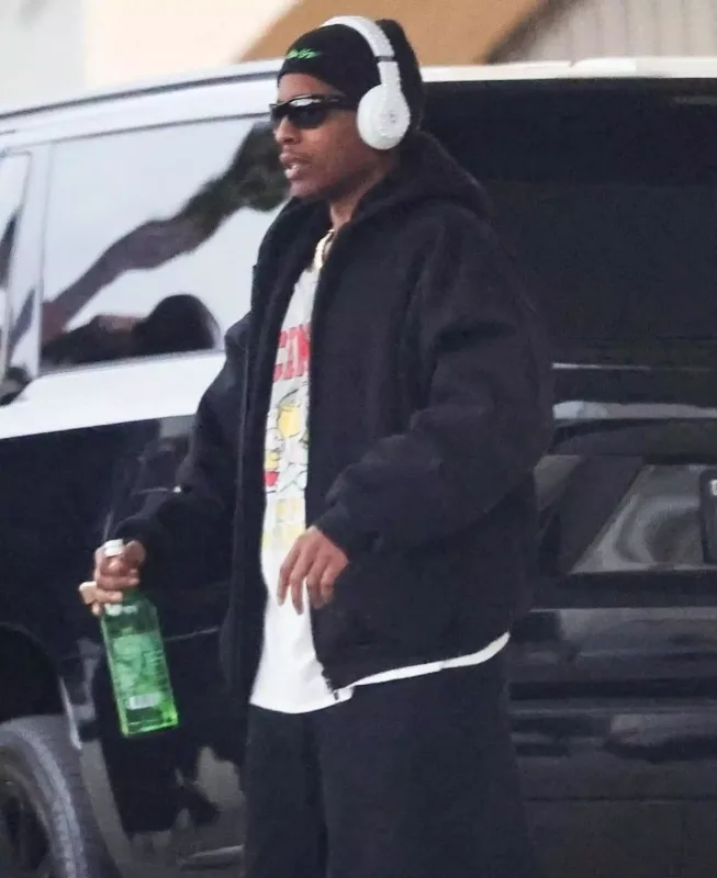 Rihanna sevgilisi ilə alış-verişdə