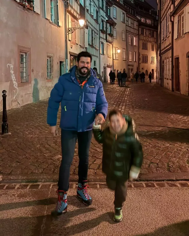 Burakla Fahriyenin ailə fotoları gündəm oldu