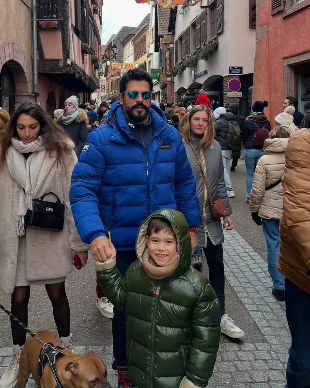 Burakla Fahriyenin ailə fotoları gündəm oldu