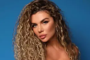 Keçmiş ərinin ölümündən sonra rusiyalı müğənni xəstəxanalıq oldu