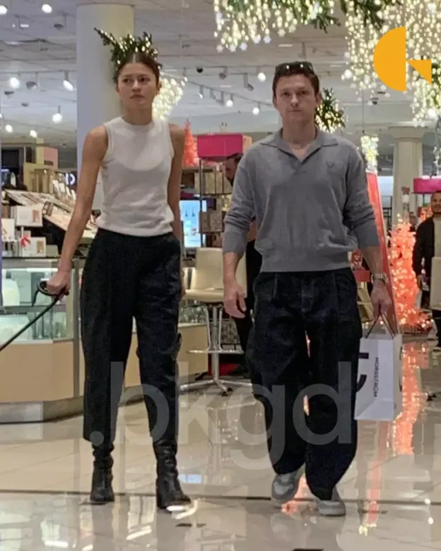 Milad alış-verişində görüntüləndilər