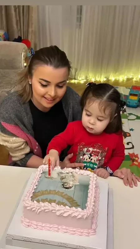 “Hər şey səninlə daha gözəldir” - Sevdadan qızına