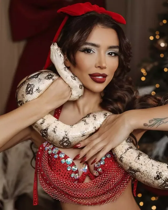 Renkadan ilanla Yeni il fotosessiyası