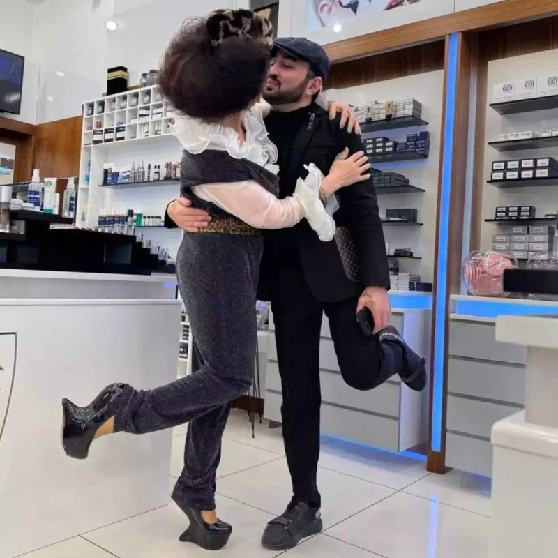 Elza yenə dəyişdi