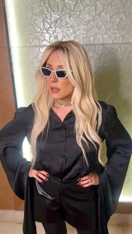 Tünzalə sarışın oldu!