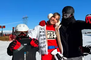 Oğulları ilə qış tətilinə getdi