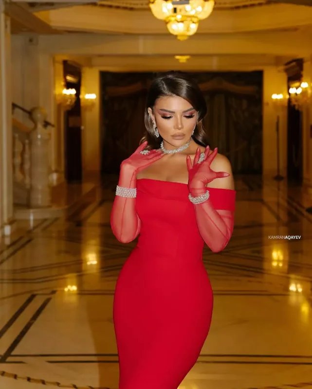 Afaq göz qamaşdırdı!