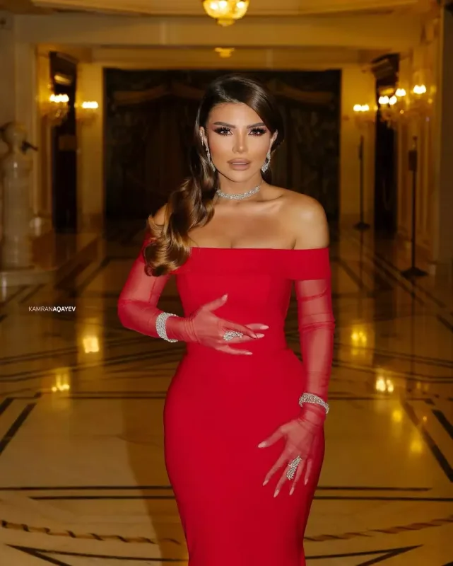 Afaq göz qamaşdırdı!