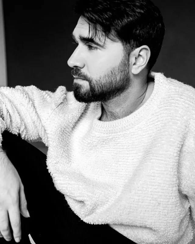 “Fotolar danışsın, mən susum...”