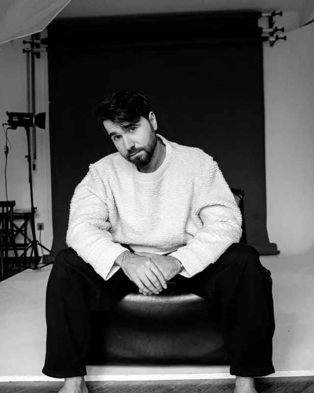 “Fotolar danışsın, mən susum...”