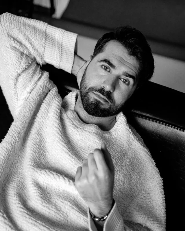 “Fotolar danışsın, mən susum...”