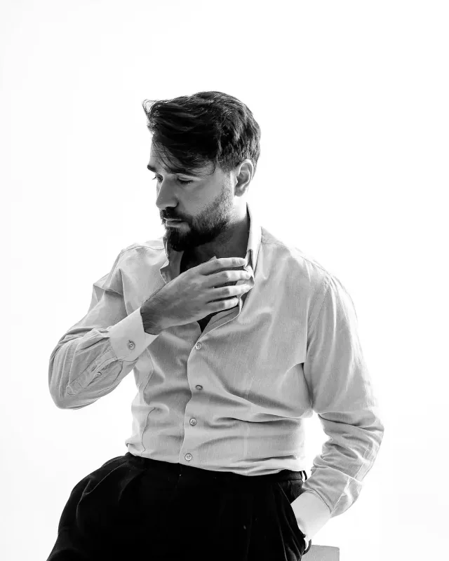 “Fotolar danışsın, mən susum...”