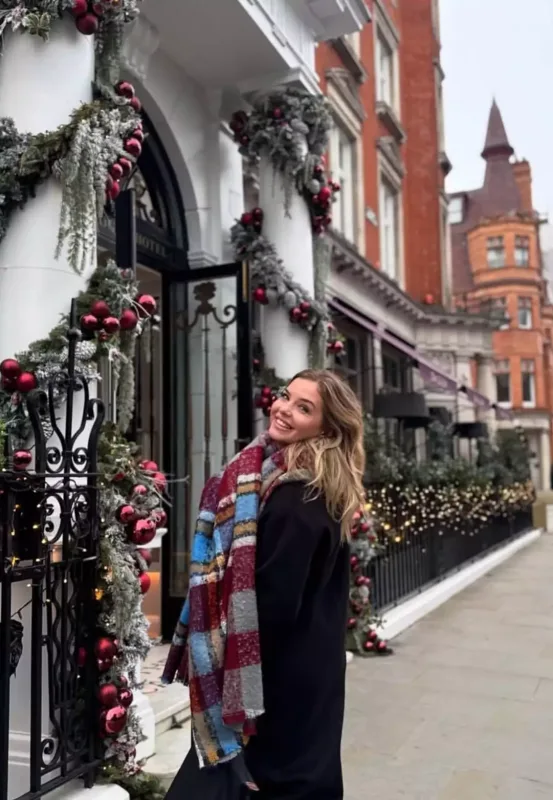 “Sihirli annem”in aktrisaları Londonda görüşdülər