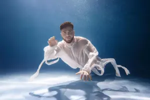 Suyun altında klip çəkdirən müğənnimiz boğulma təhlükəsi yaşadı