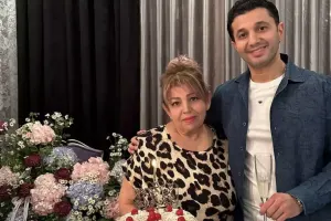 Xəyyam anası ilə fotosunu paylaşıb bunları yazdı