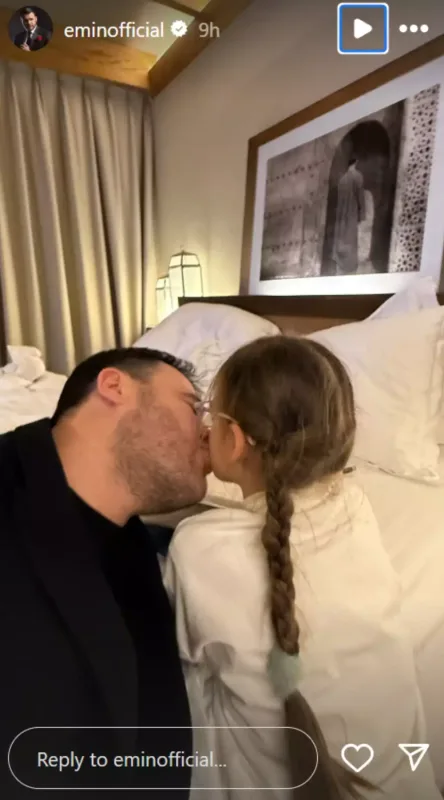 Emindən qızı ilə səmimi foto