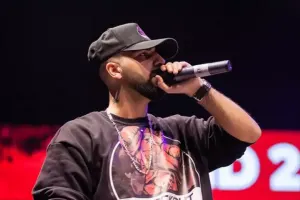 Paster təyyarə qəzası olan gün konsert verməsinə aydınlıq gətirdi