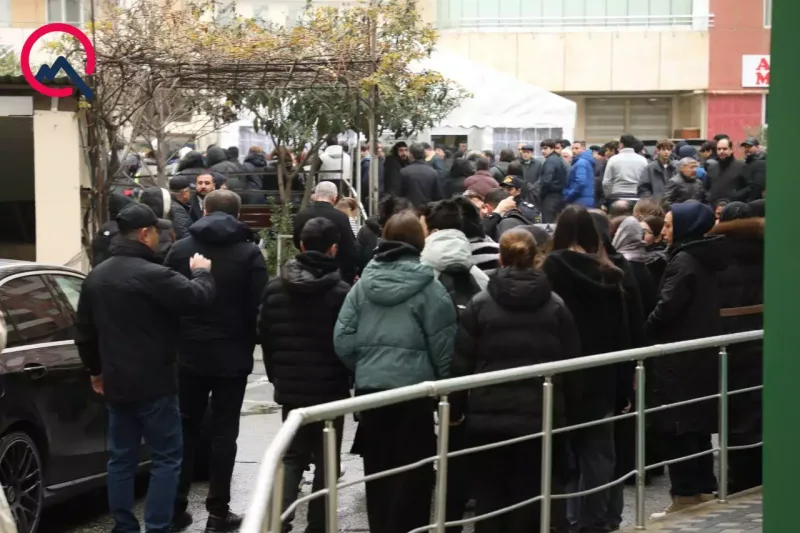 Yaxınları Məhəmmədəli ilə vidalaşır... - Fotolar