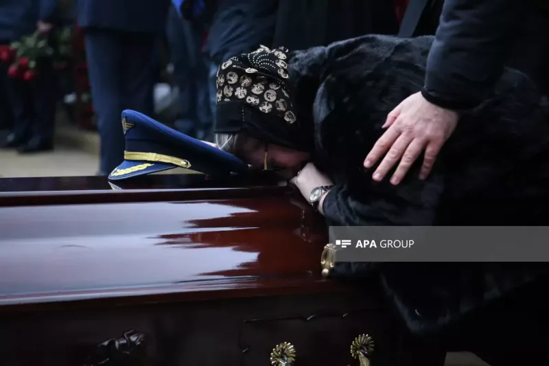 II Fəxri xiyabanda dəfn mərasimi keçirilir…