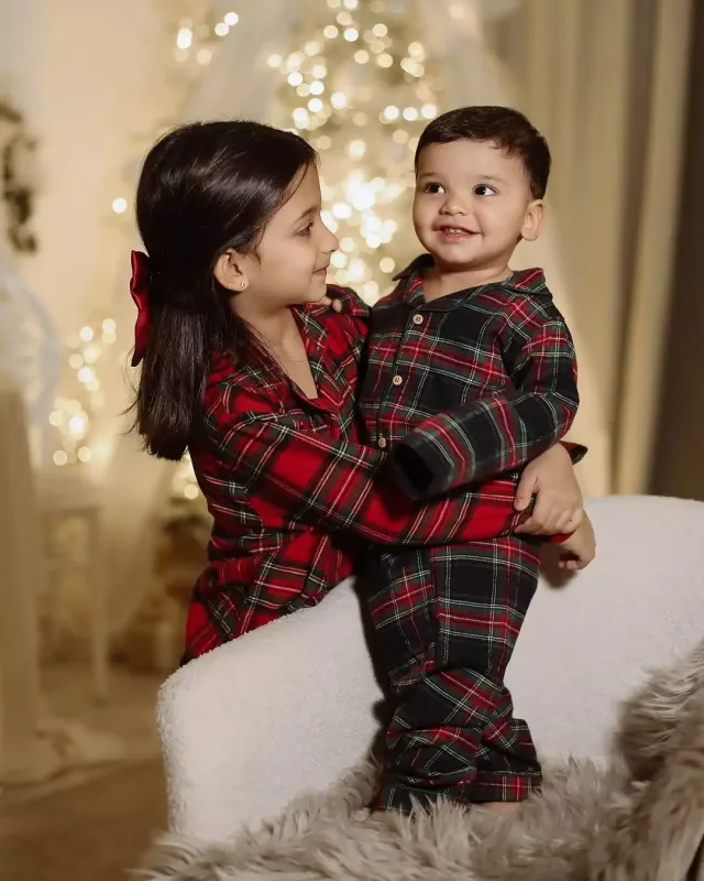 İlkin ailəsi ilə Yeni il fotosessiyası etdirdi