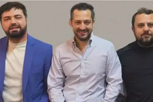 Təyyarə faciəsində həlak olan qohumunun fotolarını paylaşdı