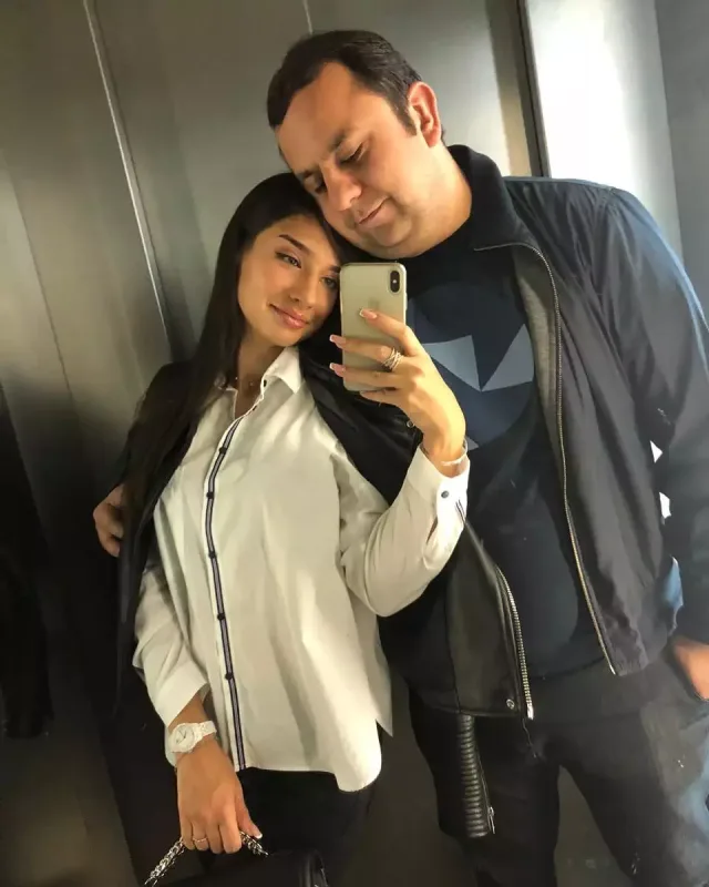 Təyyarə faciəsində həlak olan qohumunun fotolarını paylaşdı