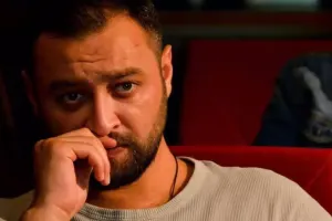 Azərbaycanlı aktyor hava limanında saxlanıldı