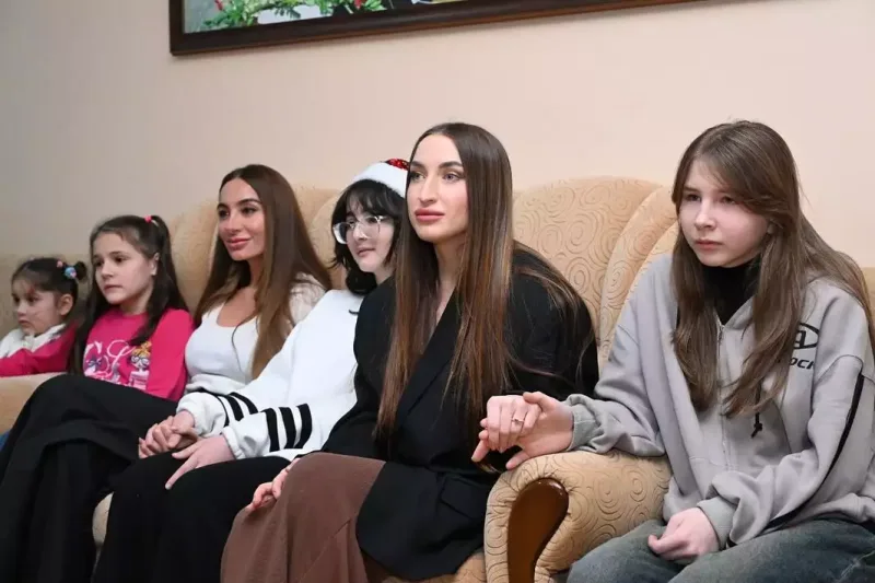 Prezidentin gəlini uşaq evindən paylaşım etdi