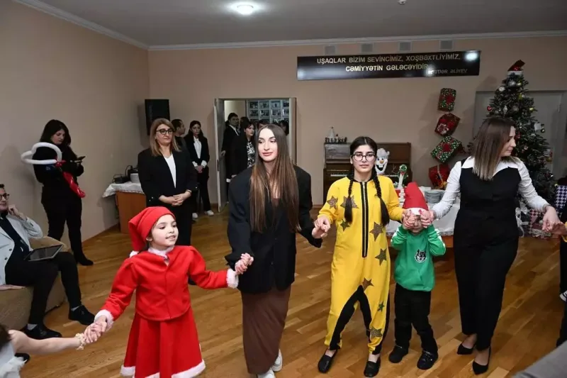 Prezidentin gəlini uşaq evindən paylaşım etdi