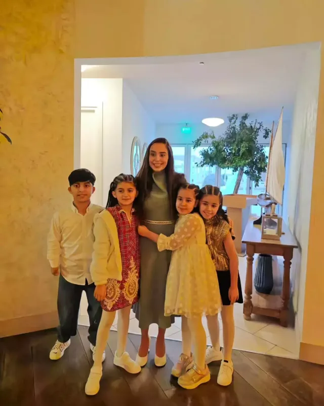 Leyla və Arzu Əliyevalar uşaqlarla bir arada