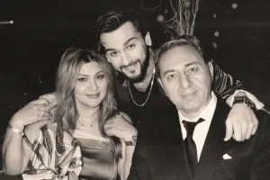 Coni valideynləri ilə…