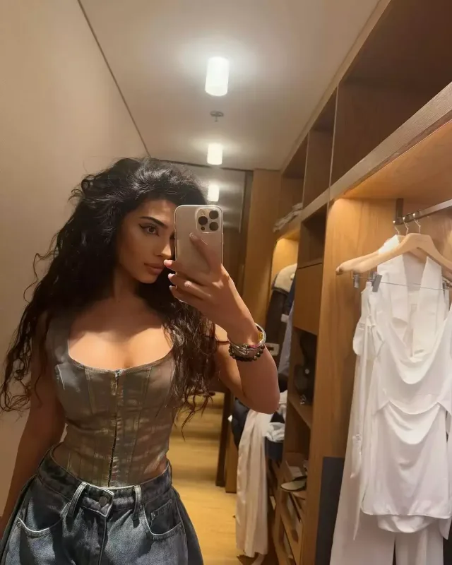 Səmranın Dubaydan fotoları diqqət çəkdi