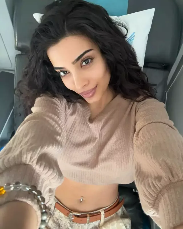 Səmranın Dubaydan fotoları diqqət çəkdi