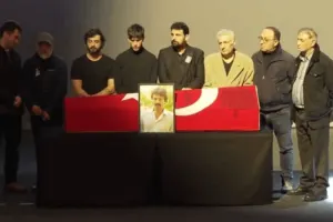 Ferdi Tayfurla vidaya minlərlə insan gəldi