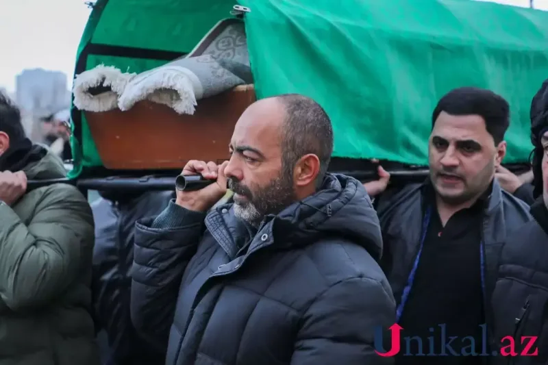 Azər Baxşəliyevin dəfnindən görüntülər