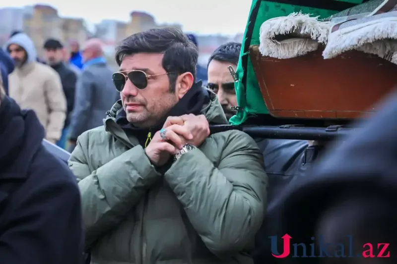 Azər Baxşəliyevin dəfnindən görüntülər