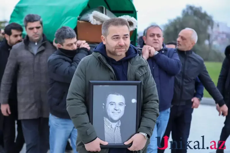 Azər Baxşəliyevin dəfnindən görüntülər