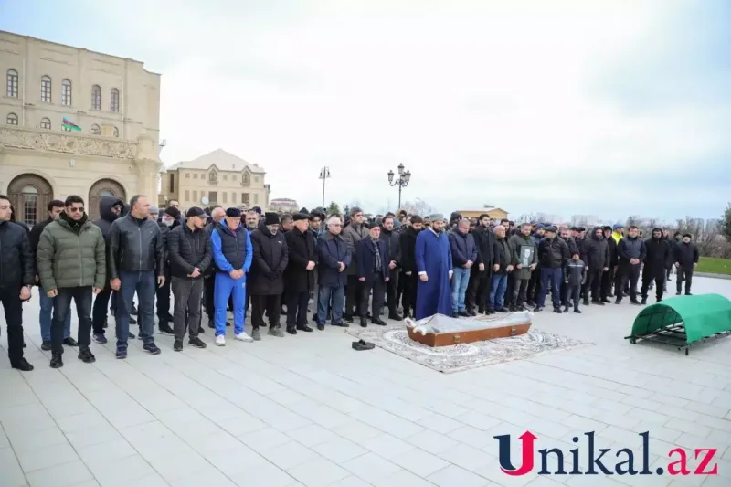 Azər Baxşəliyevin dəfnindən görüntülər