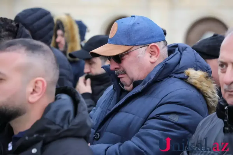 Azər Baxşəliyevin dəfnindən görüntülər