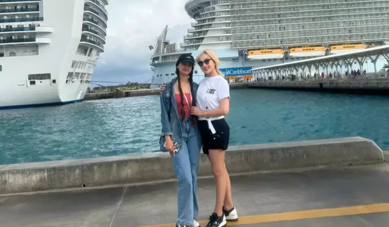 Məleykə Əsədova qızı ilə ABŞ-yə getdi