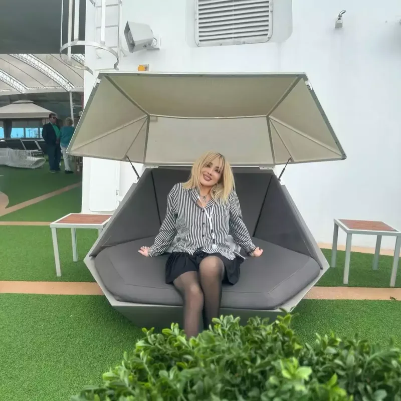 Məleykə Əsədova qızı ilə ABŞ-yə getdi