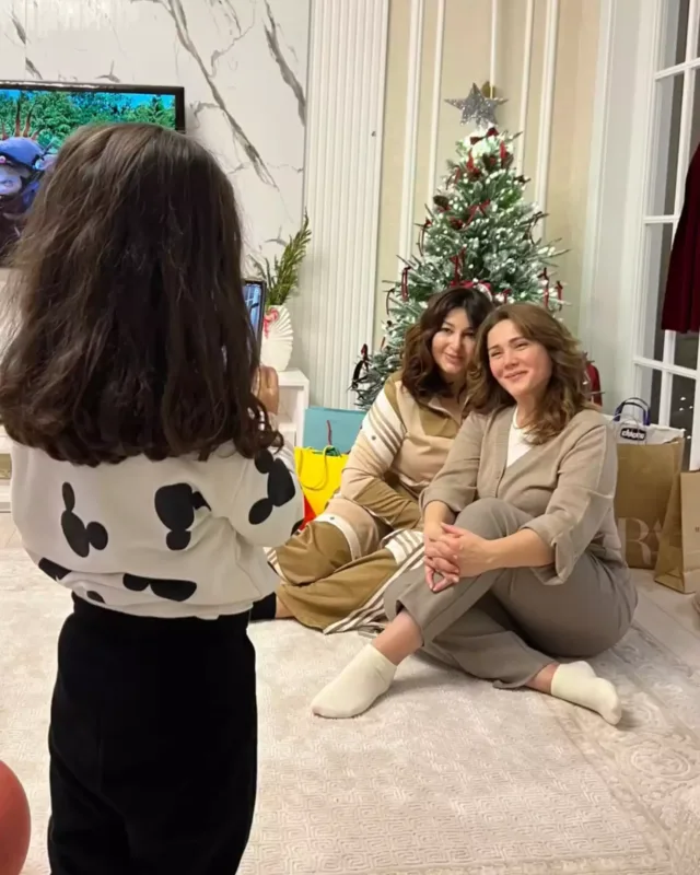 “Nəvəm bizi çəkdi”