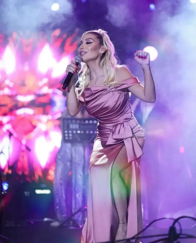 Evində yıxılan İrem xəstəxanaya yerləşdirildi