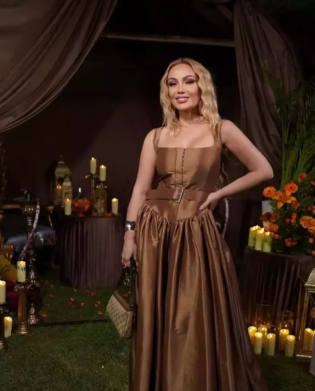 “Aparıcılar məşhurlardan reytinq üçün istifadə edirlər”